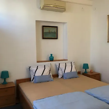 Koren Family Apartment