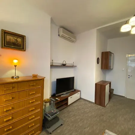 Koren Family Apartment